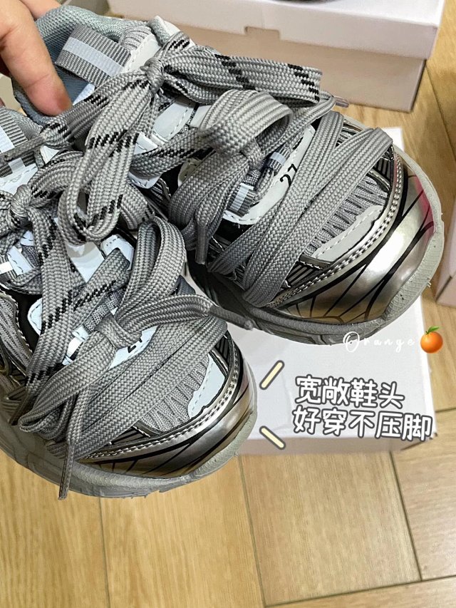 Balenciaga children's shoes: seller detail photo 7