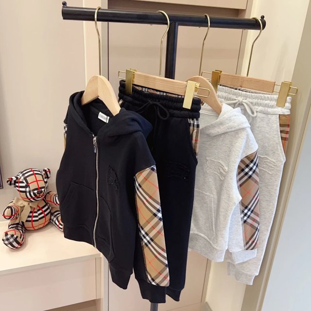 Burberry Children‘s Set: seller detail photo 1