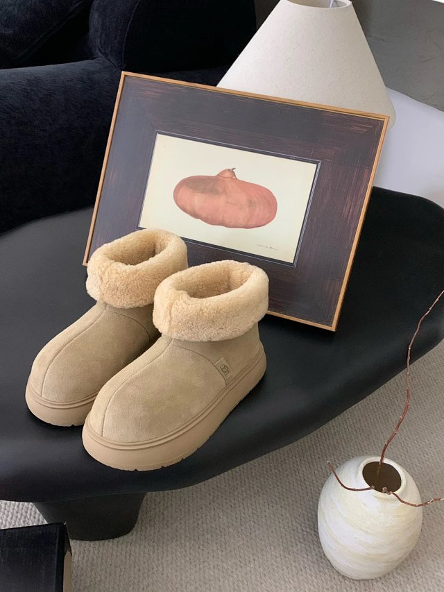 UGG Children's snow boots: seller detail photo 12