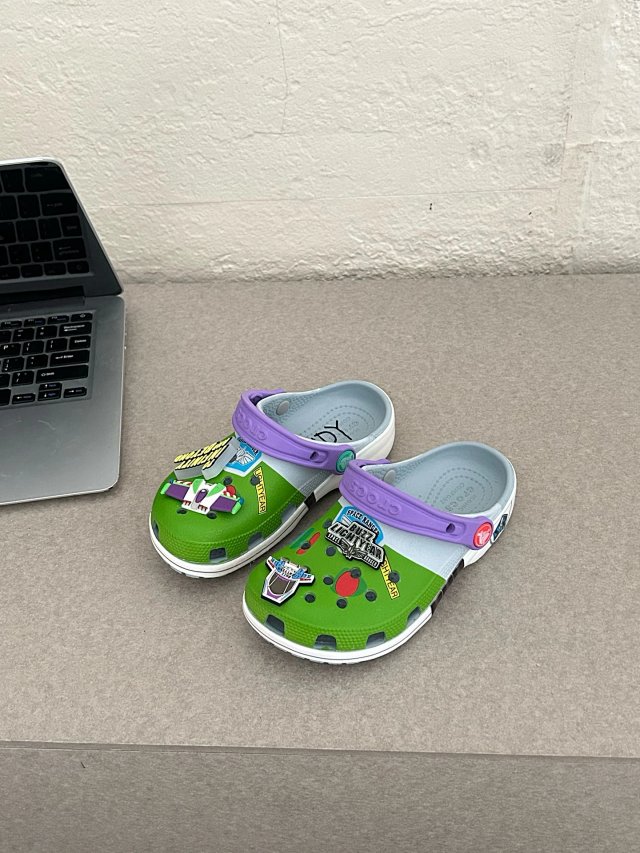 Crocs Children's Slippers Shoes: seller detail photo 13