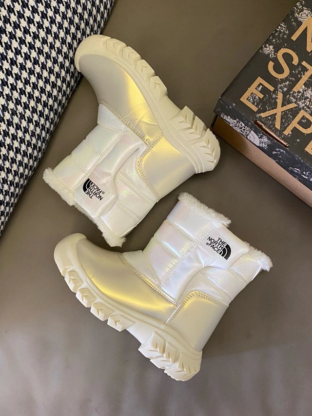 The North face children's shoes: seller detail photo 4