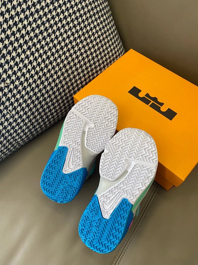 Nike children's Shoes: seller detail photo 7
