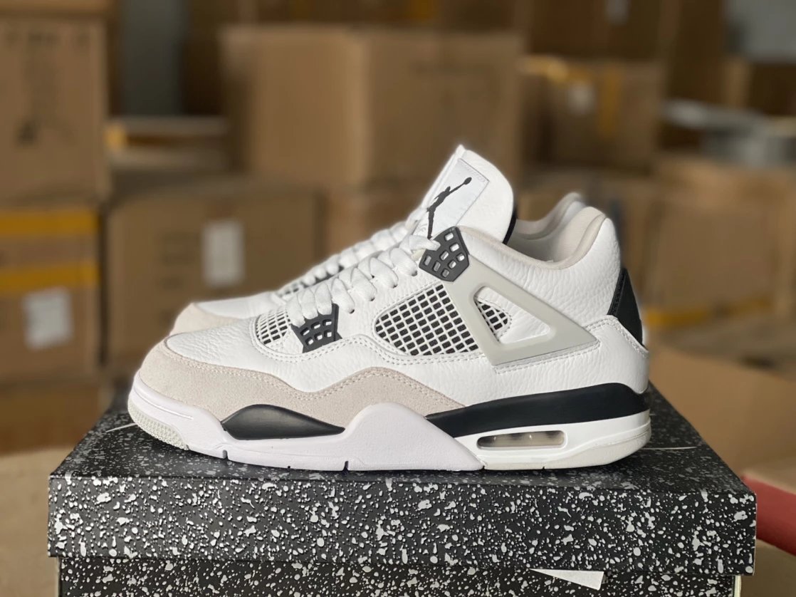Top pure yuan version Air Jordan * n 4 aj4 white cement AJ4 gray white black panda full head layer+milk stock insole original box basketball shoes