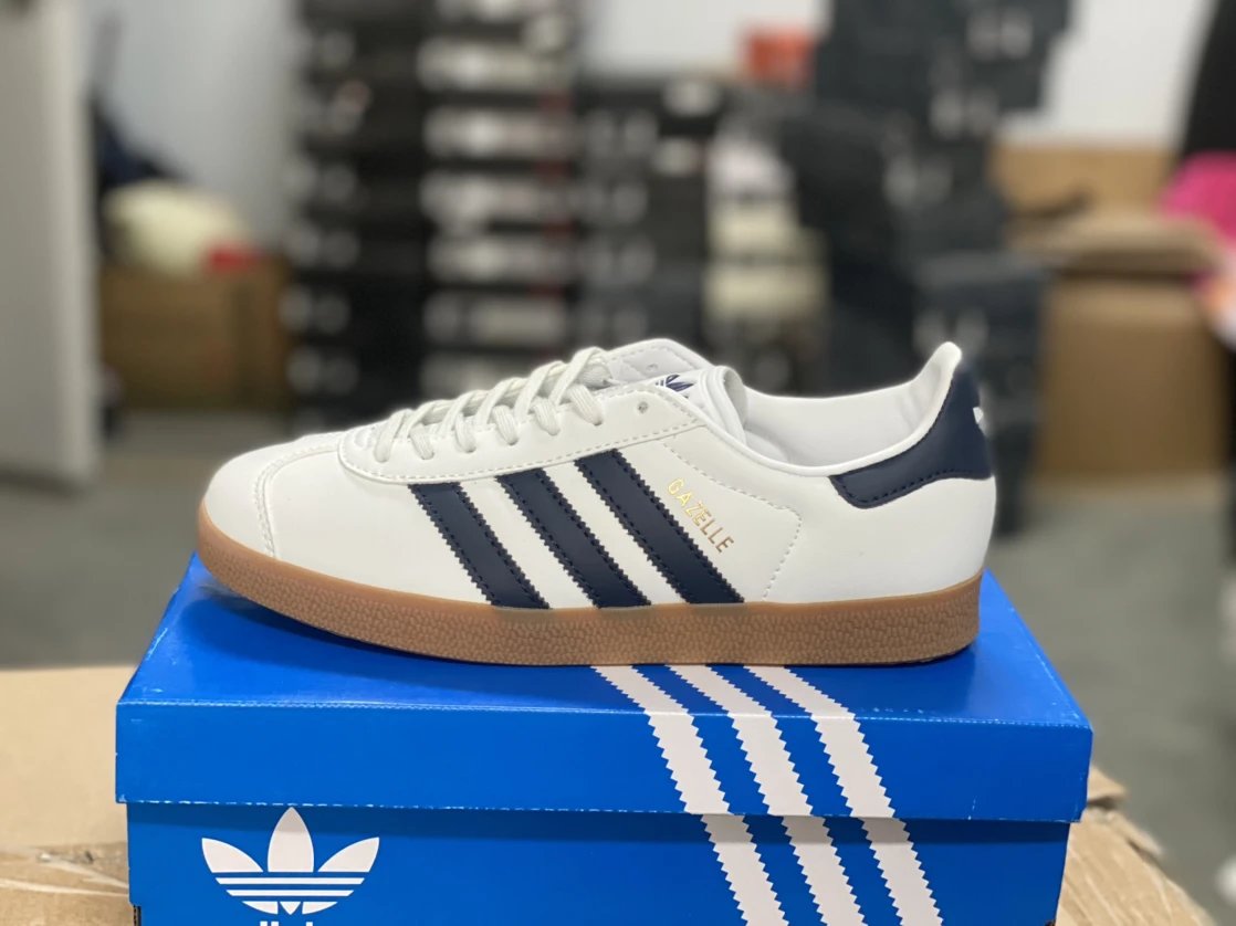 adidas Originals Gazelle Women's Low Top White Blue