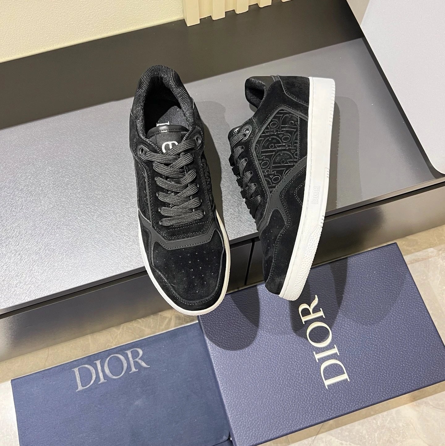 D Slipper F