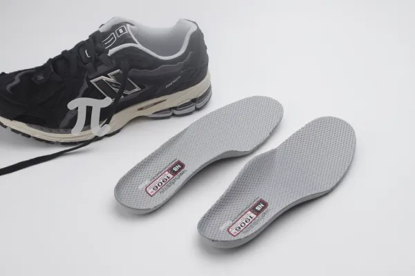 New Balance 1906D White / Black Sneakers Running Shoes - 20