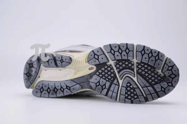 New Balance 1906D White / Black Sneakers Running Shoes - 39