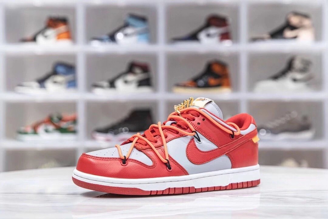 Off-White x Nike Dunk Low SB
