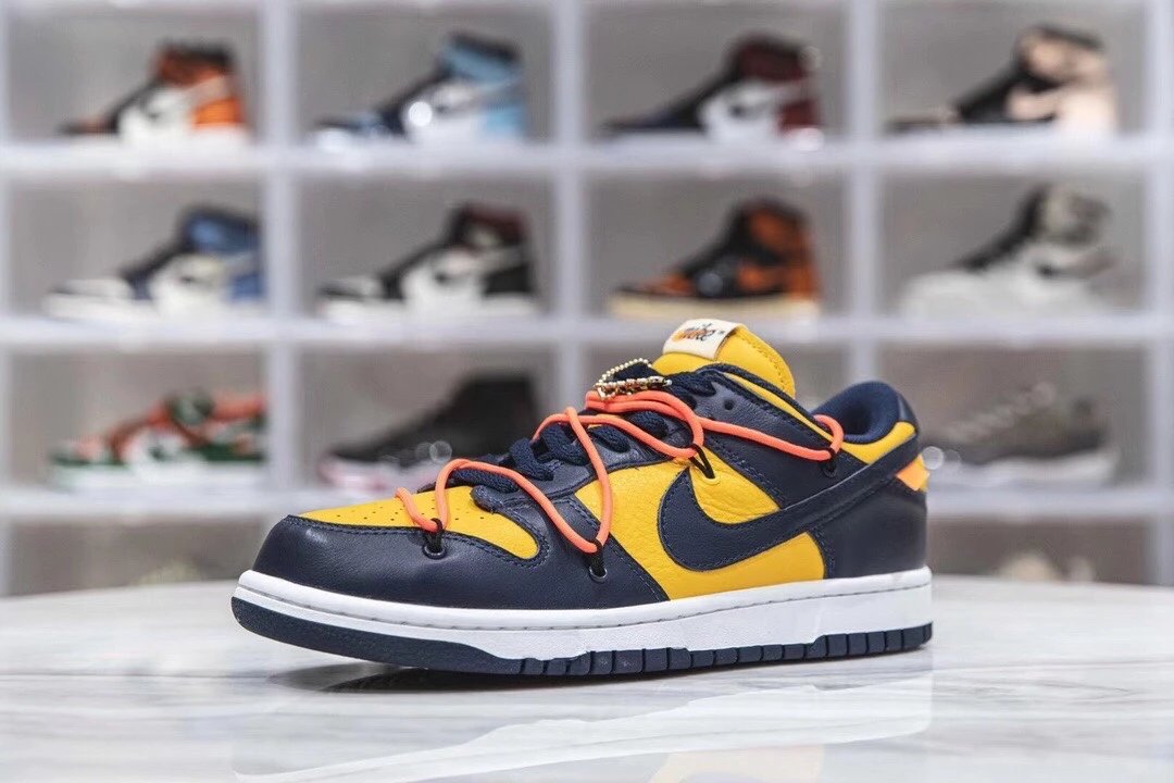 Off-White x Nike Dunk Low SB