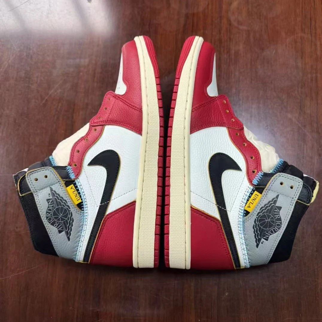 Un White Grey Red HV8563 600