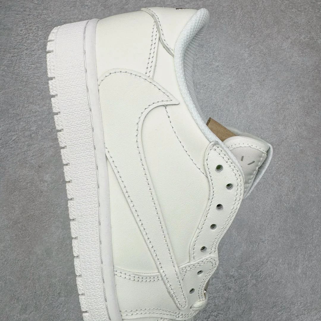 Travis Scott Air Jordan 1 friends and family photo 7