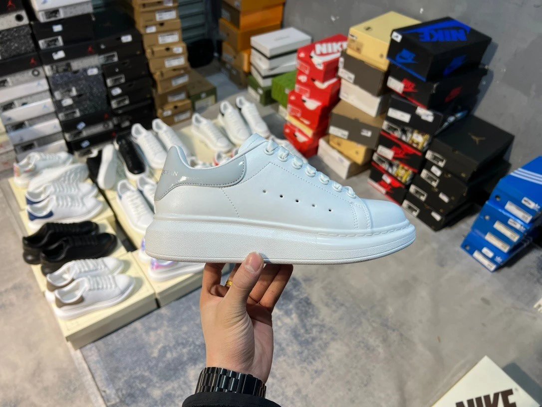Alexander McQueen Oversized Sneaker White/Black Chunky Sneakers - 5