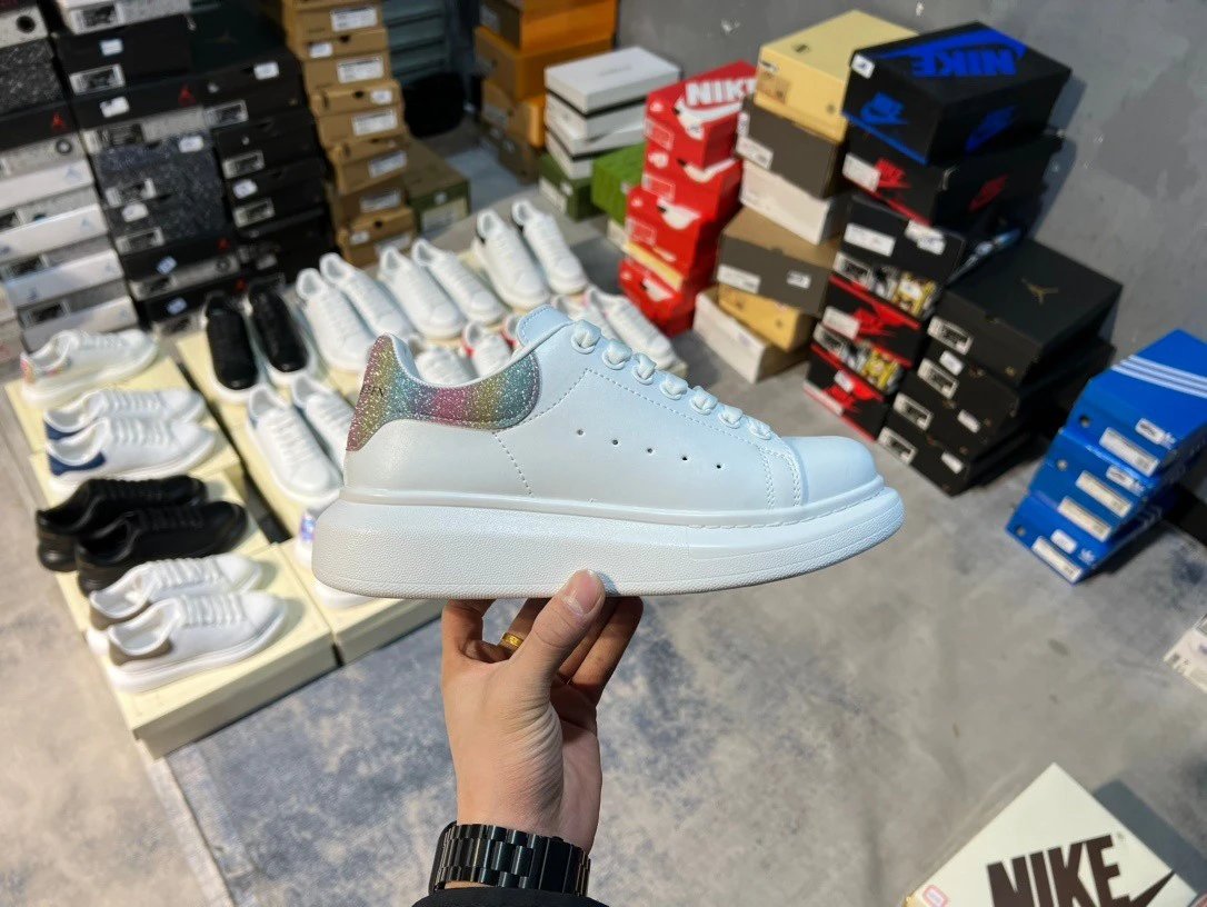 Alexander McQueen Oversized Sneaker White/Black Chunky Sneakers - 7