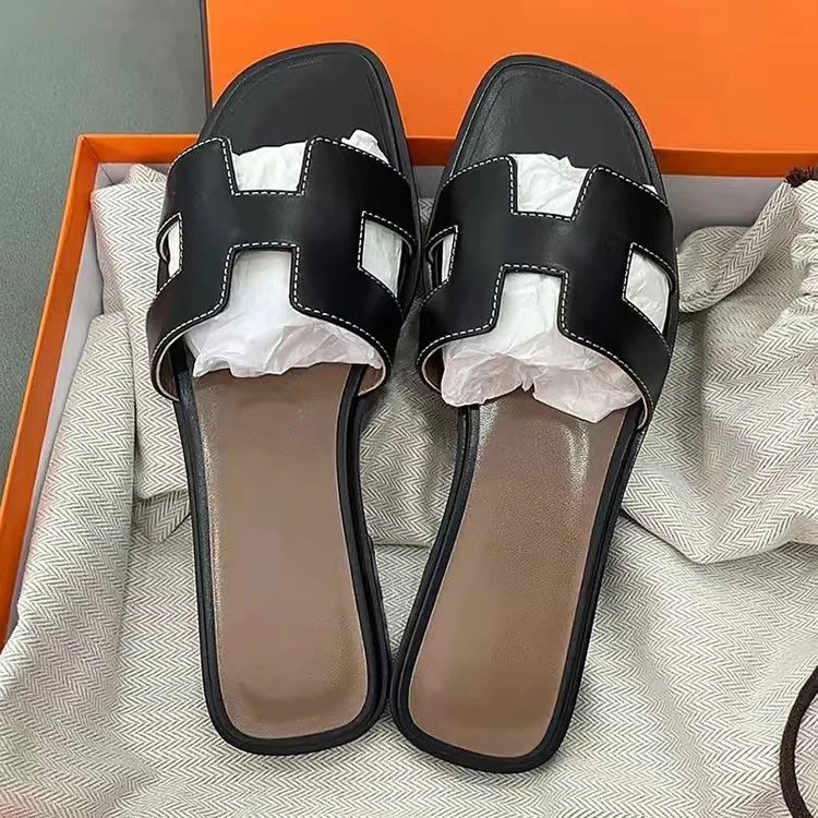 Hermès Oran Slide Black Leather Slippers - 8