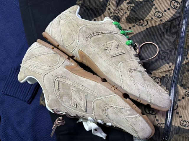 New Balance x MIU MIU 530 Shoes: seller detail photo 8