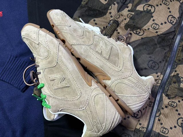 New Balance x MIU MIU 530 Shoes: seller detail photo 7