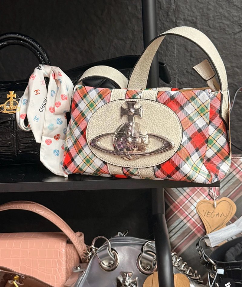Vivie Ne Wes Wood Vintage