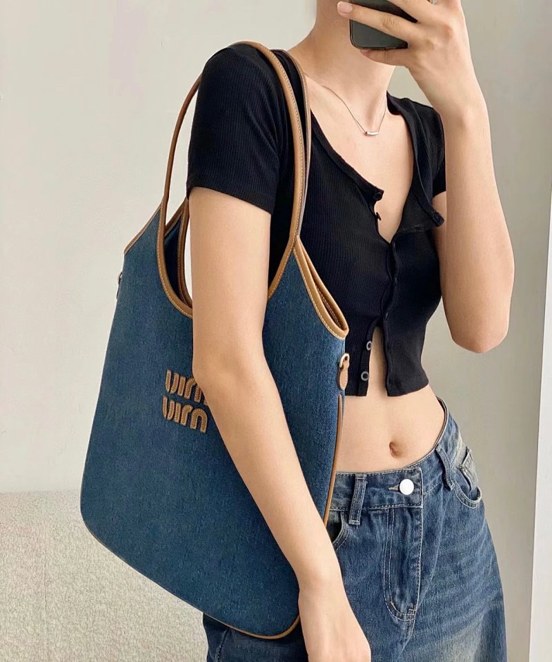 MiuMiu Hobo