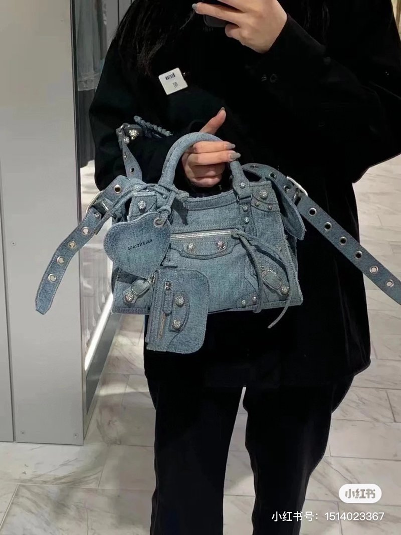 Balenciaga Le Cagole 25 17.8 11.4cm
