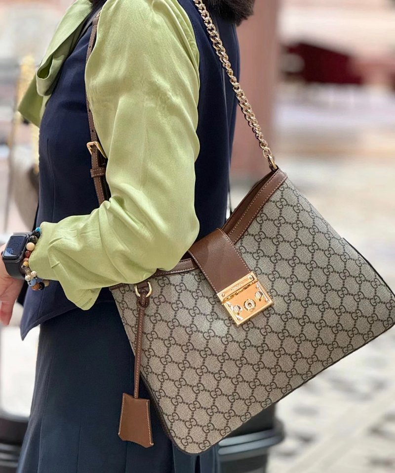 Louis Vuitton Gucc1 Padlock 32 24 5cm
