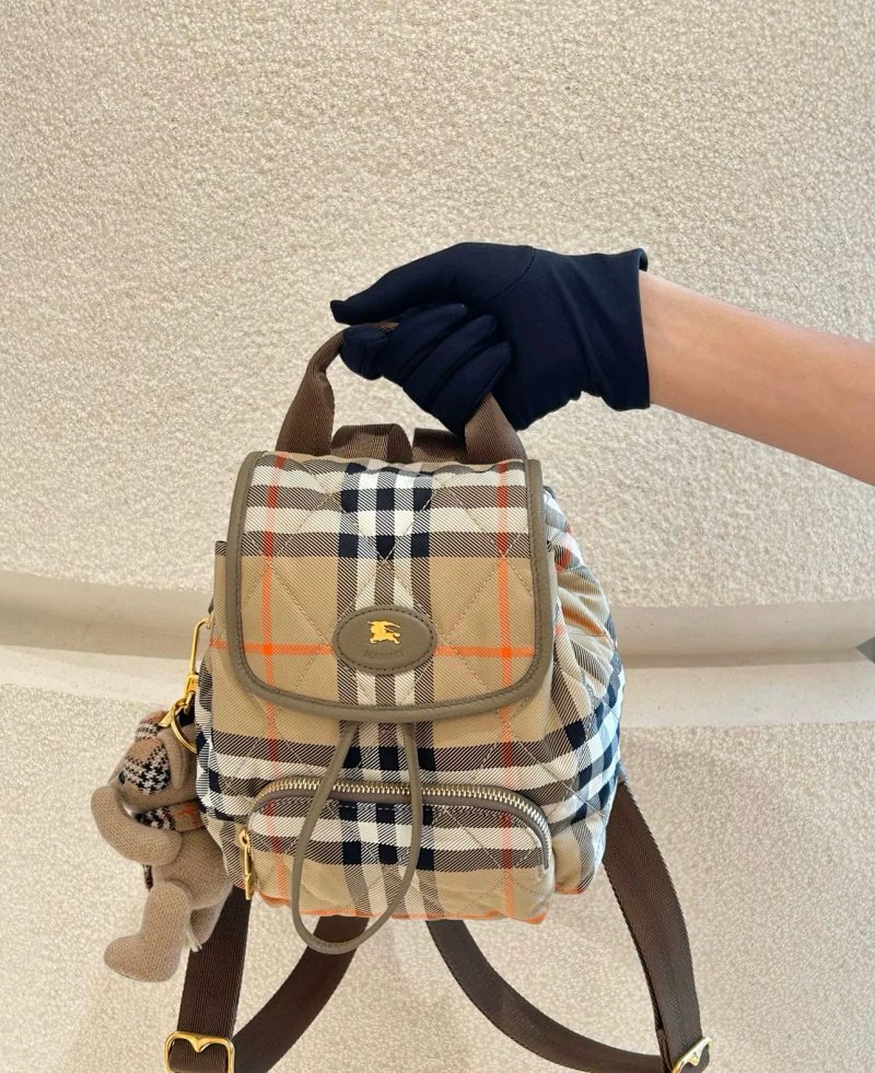 Burberry Bbr Houseshoe 𝟏𝟕 𝟐𝟎 𝟏𝟒𝐜𝐦