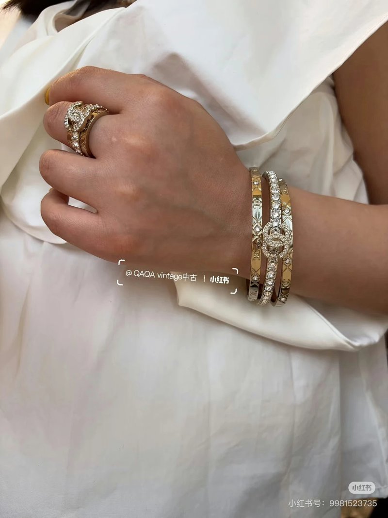 Bracelet from Kk