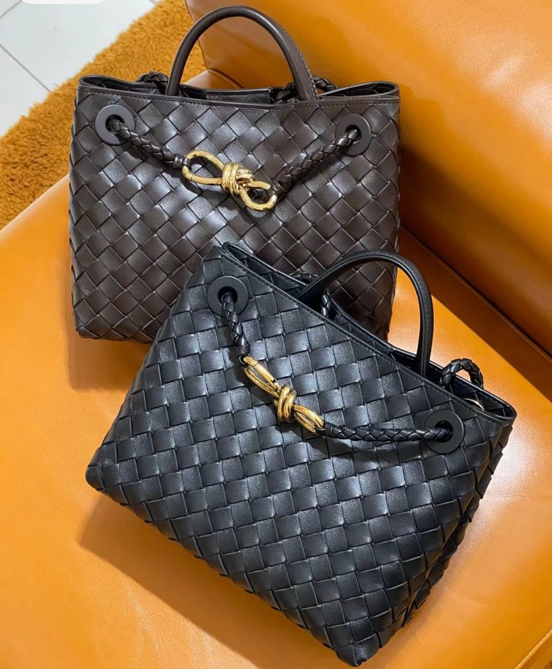 Bottega Veneta BV Andiamo 𝐬𝐢𝐳𝐞 𝟐𝟐.𝟐𝟓.𝟏𝟎𝐜𝐦