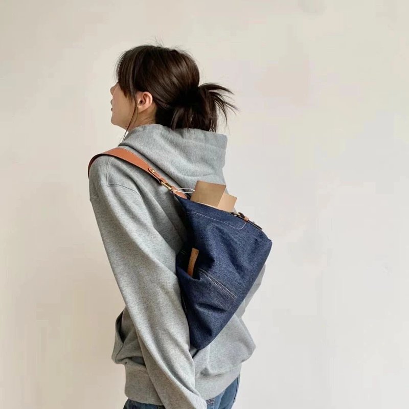 Burberry Bbr Vintage 27 23