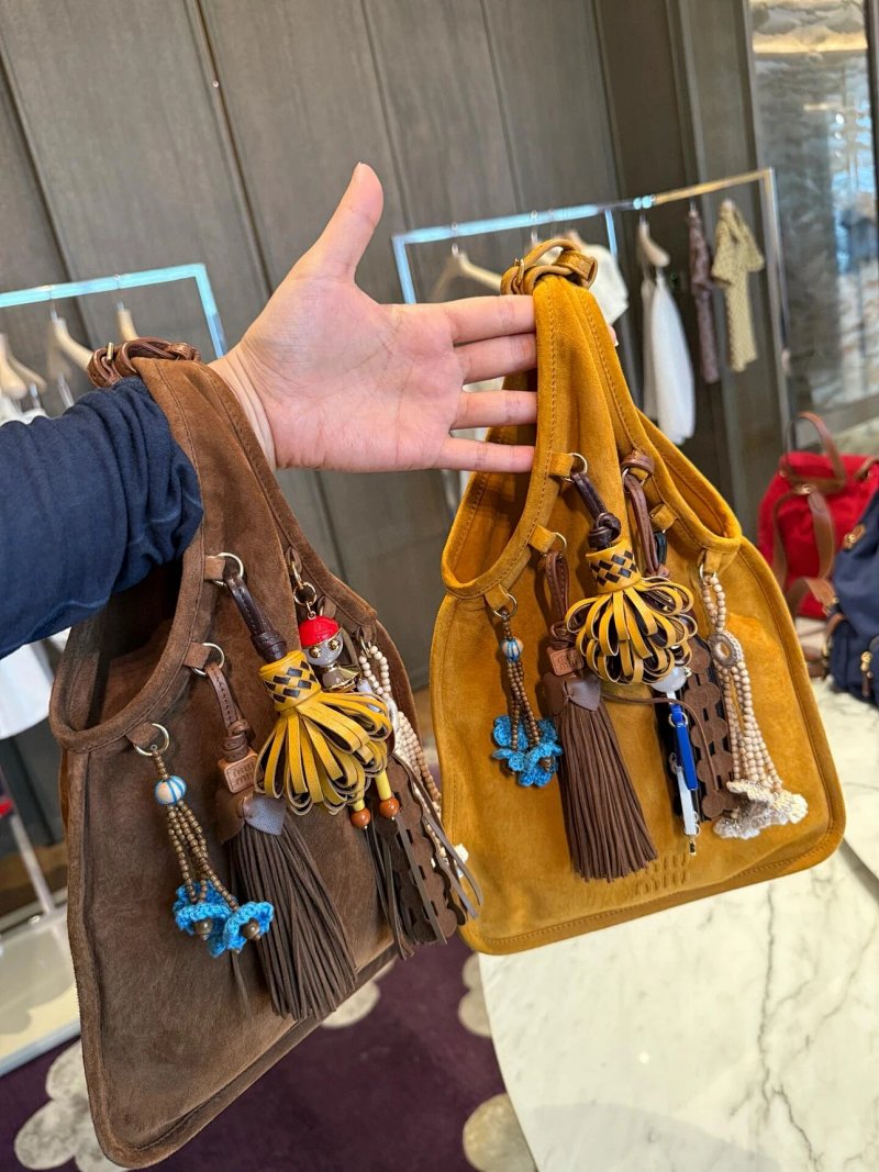 Miumiu Trick Hobo