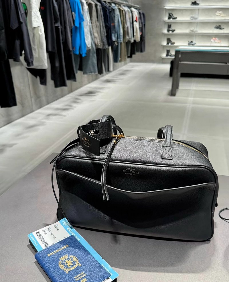 Balenciaga Blcg Carrie Alaia Hobo