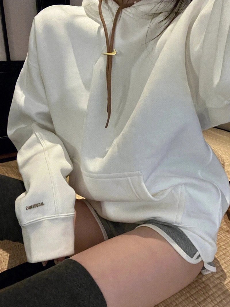 Jacquemus Nike