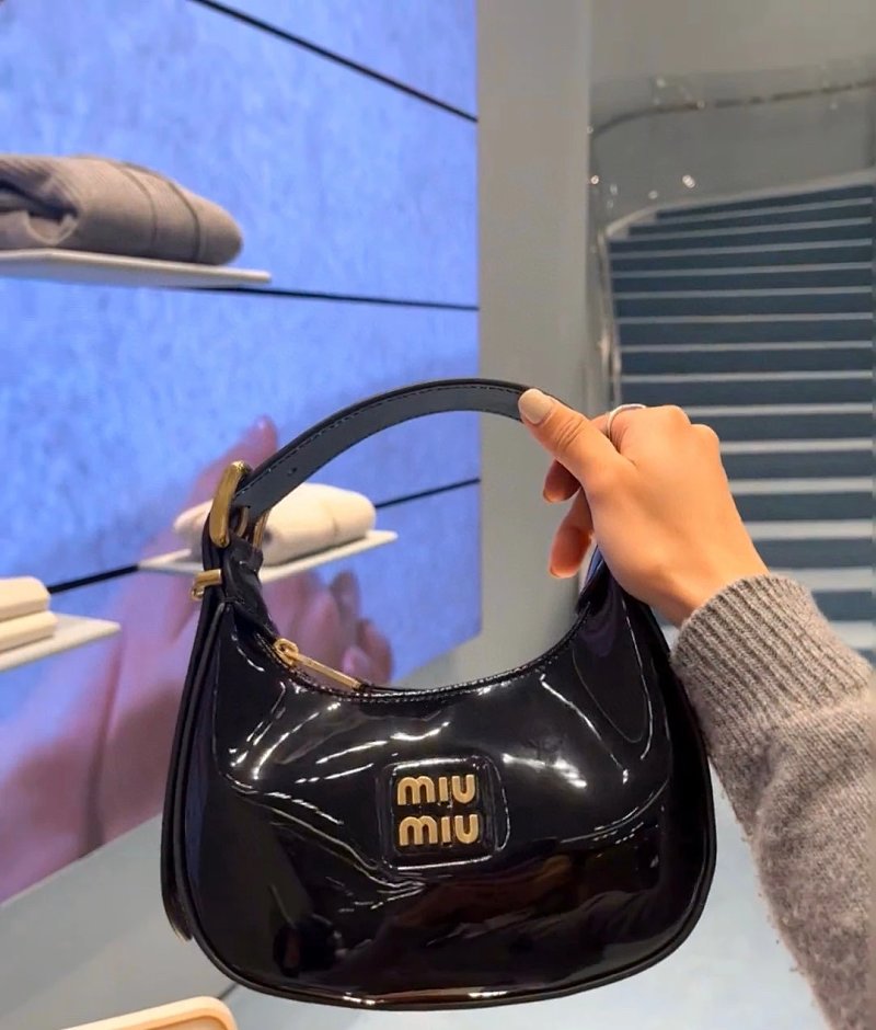 MiuMiu Hobo