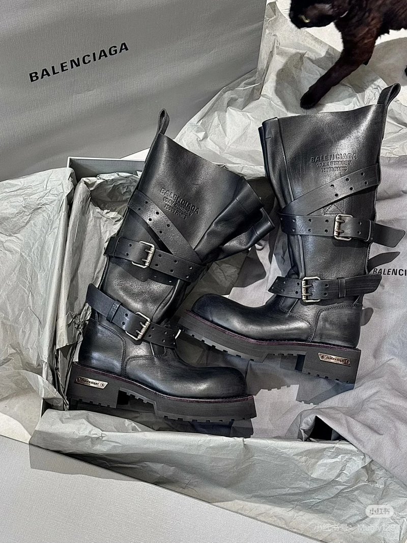 Balenciag 25 Venom