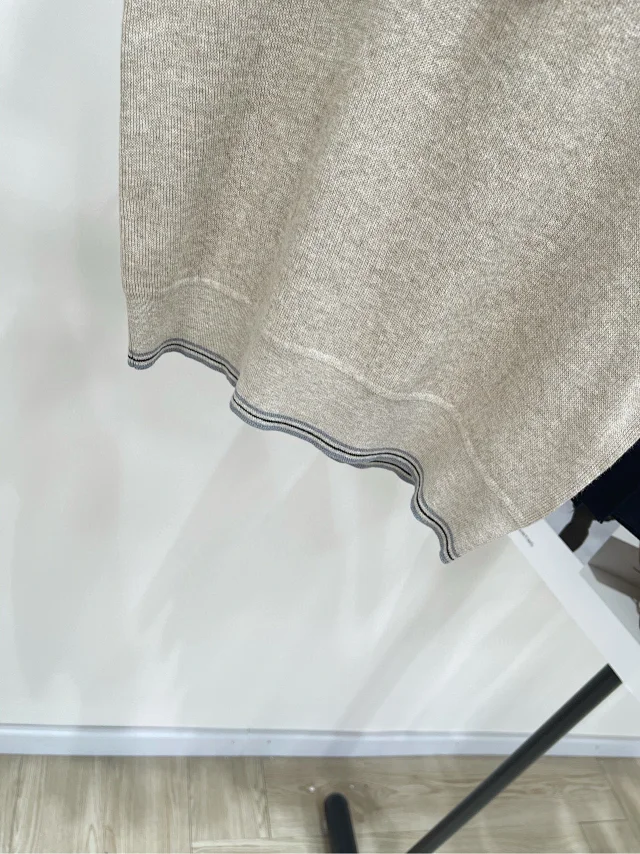Miu Knitwear Short-Sleeve Knit Polo Top with Contrast Tipped Collar product detail image 6