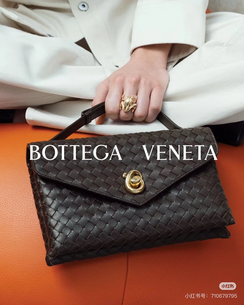 Bottega Veneta Bv25 Knot Lock