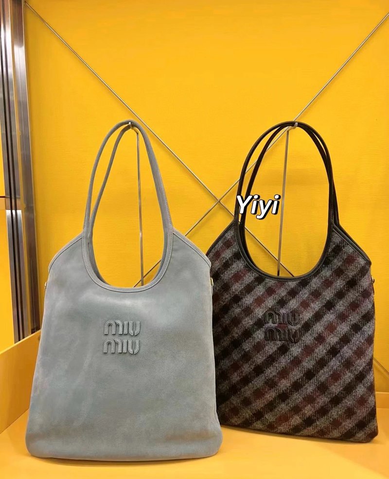 Miumiu Ivy Tote 𝟑𝟓 𝟒𝟎𝐜𝐦