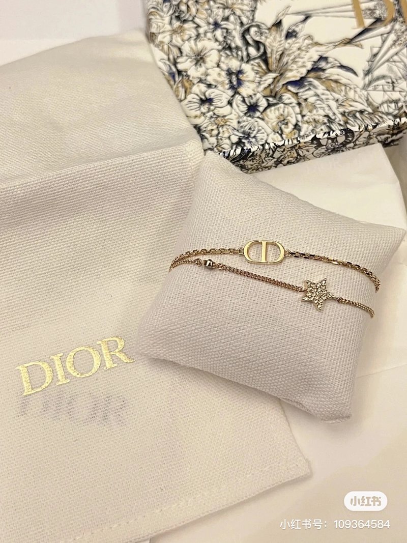 Bracelet from Kk