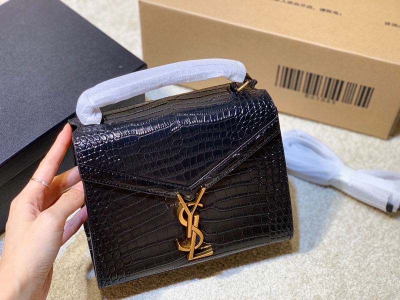 Cassandra Mini 20 16 7cm