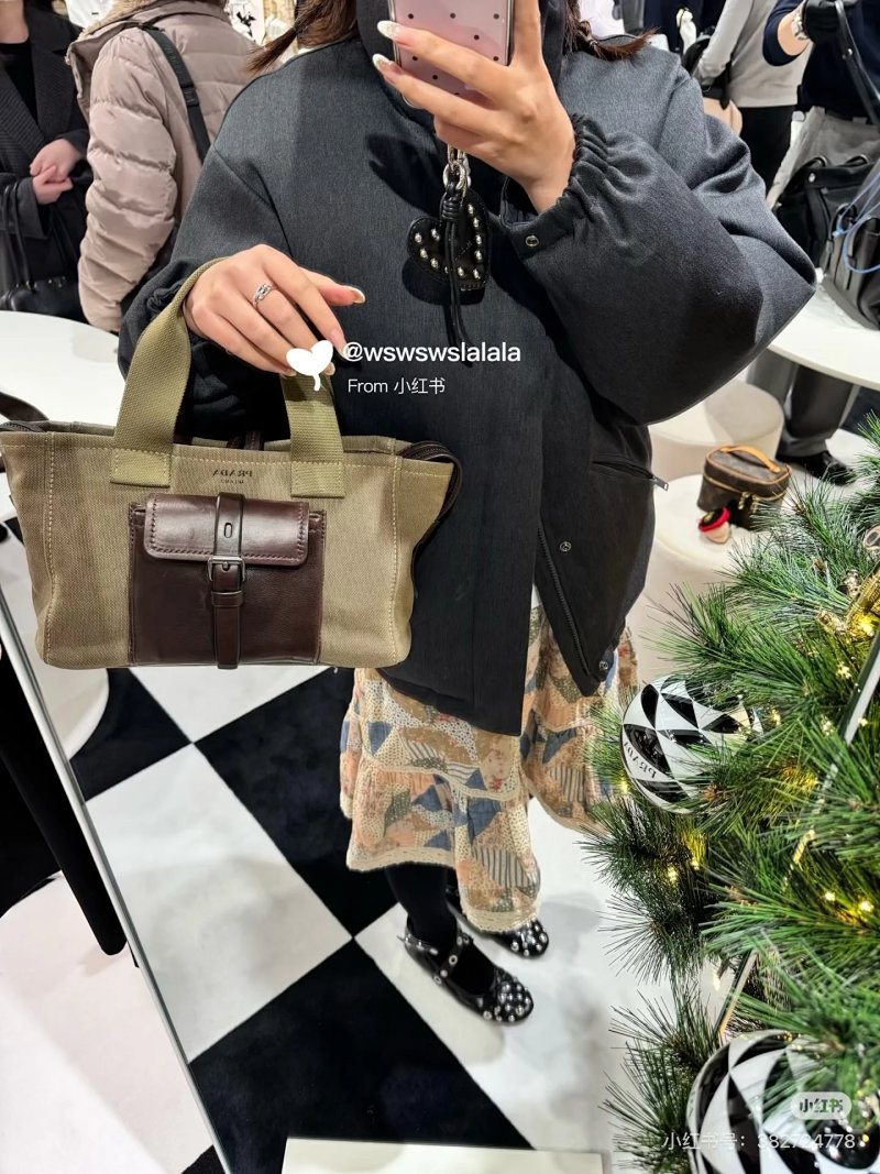 Prada Bonnie Soft26 30x18