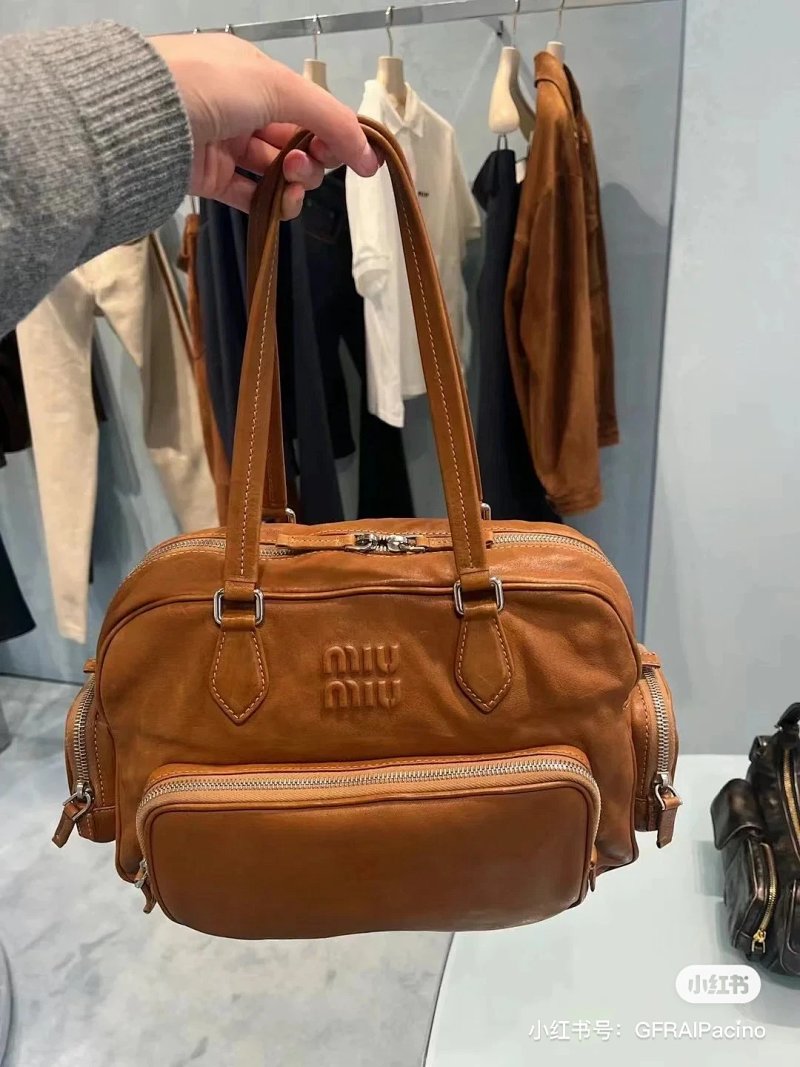 MiuMi 24ss Tote