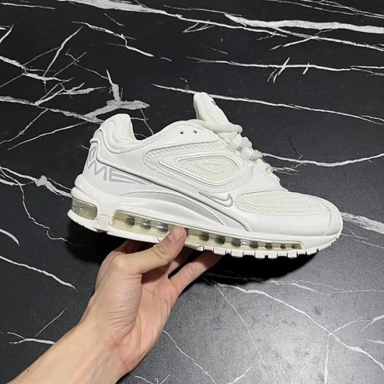 Max98 All White