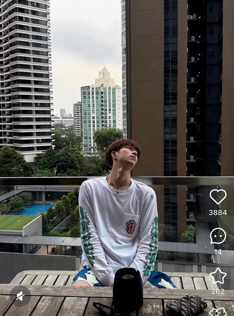 Long sleeve from Yin Kuang's Shop