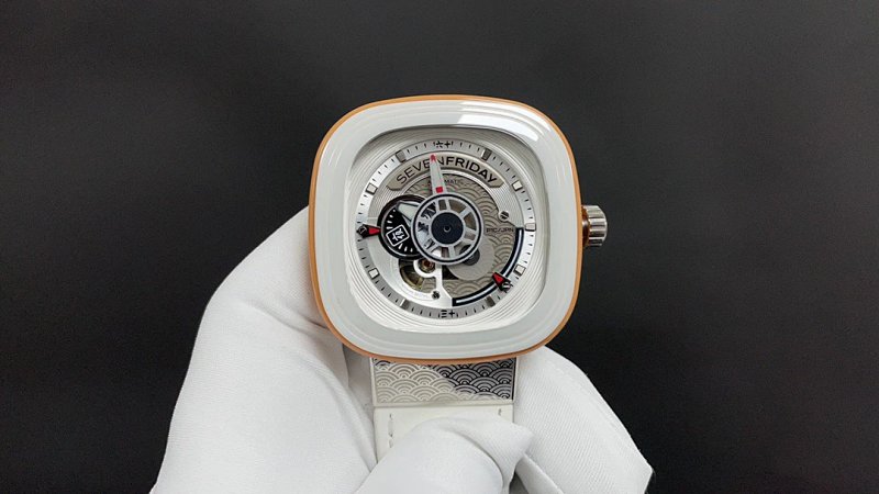 Watch from Three-legged