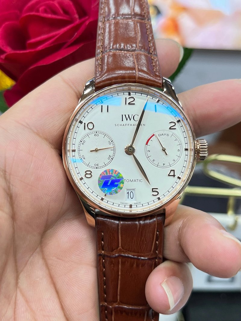 Watch from Three-legged