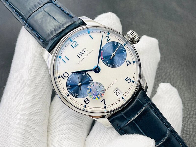 Watch from Three-legged