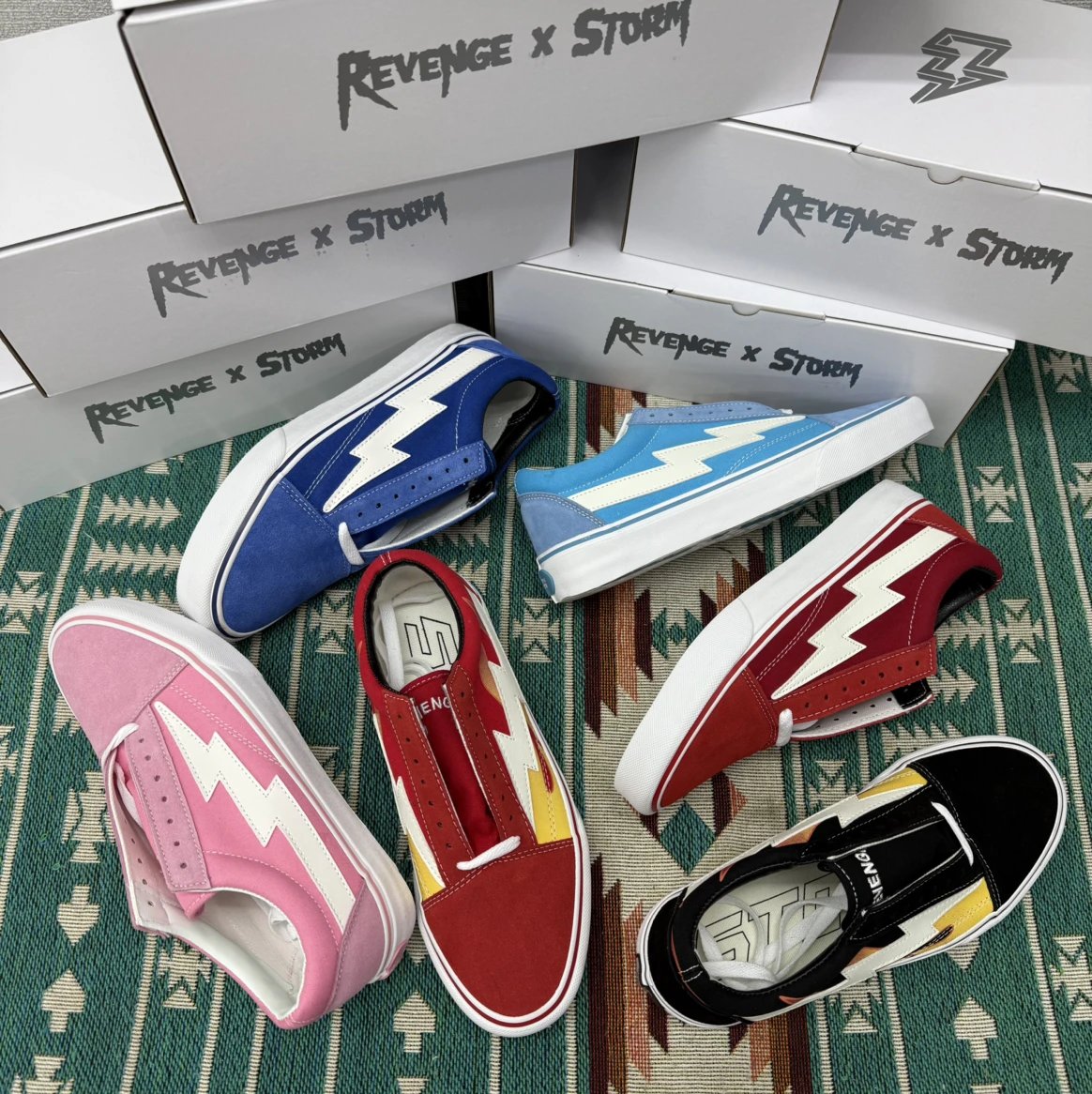 (Hupu Version) St.or.m Lightning Flame Revenge Storm Limited Lightning Low-Top Canvas Skate Shoes