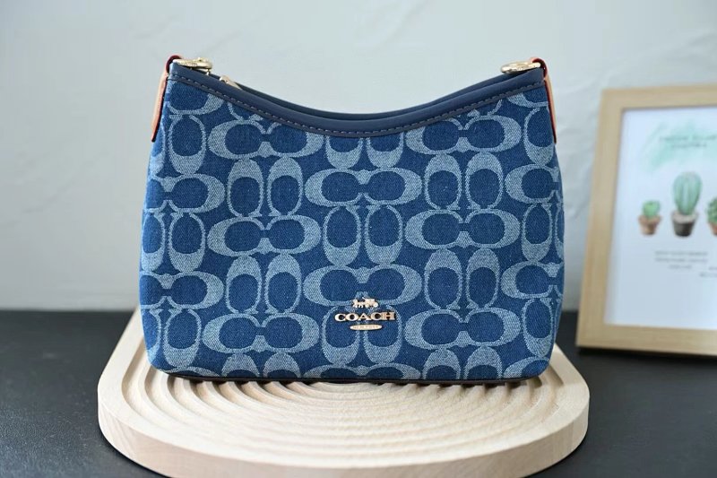 Louis Vuitton Mini Laurel 19x8x15c