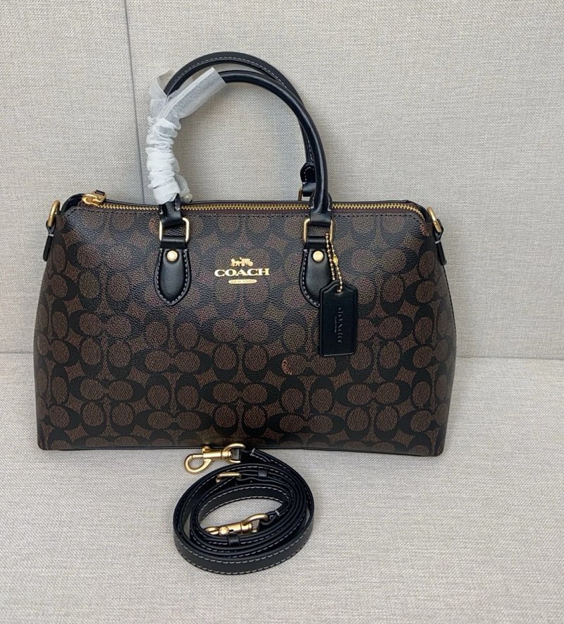 Louis Vuitton crossbody bag