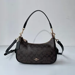 thumbnail for C7223 New Armpit Bag Pennie Shoulder Bag Armpit Portable Crossbody Triple Bag, the first layer of cowhide with classic presbyopia PVC material, continues the design of Pennie series exterior window bags, and the side pockets can make items divided