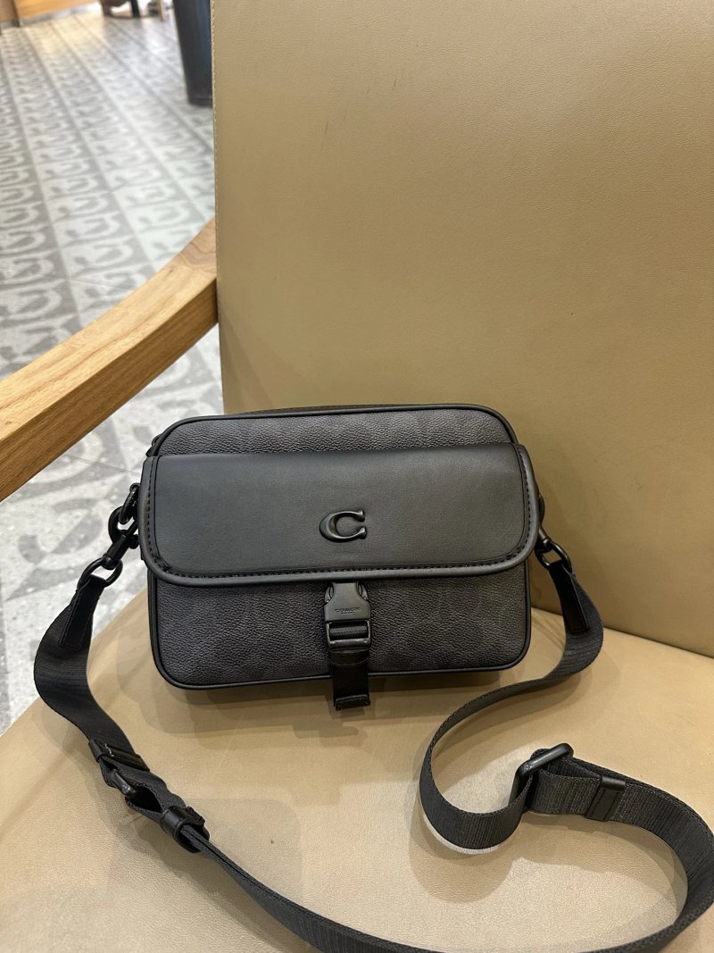 Coach Knox Camera 21.5c